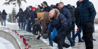 Болельщики почтили память героев Сталинградской битвы