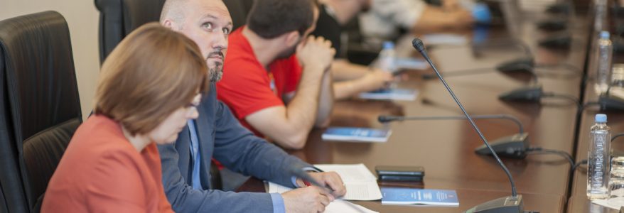 Клубам стоит следить за игроками и за пределами поля